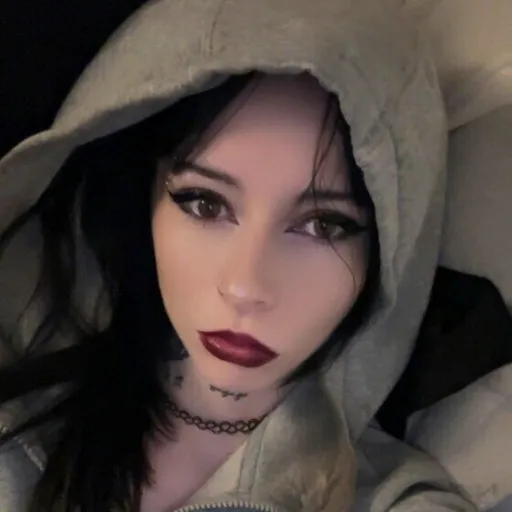 Daisy🖤
