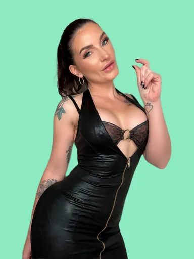 Adreenacuckoldress