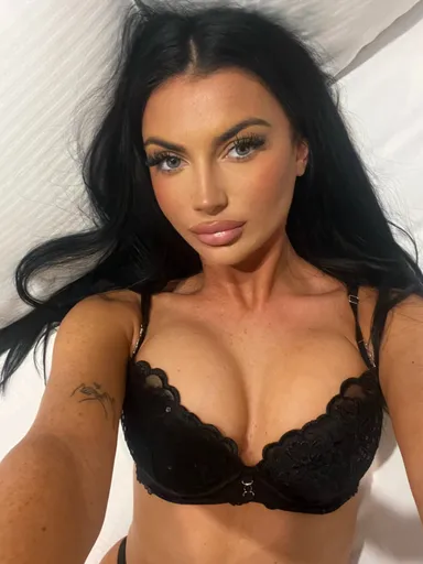Adriana Cruz