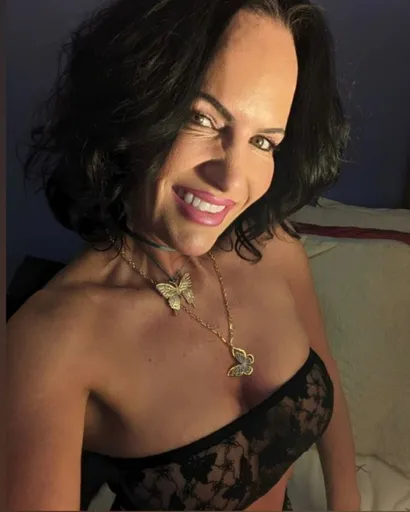 Ainsleyadams