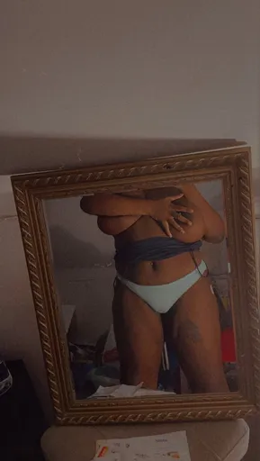 Anjolie j