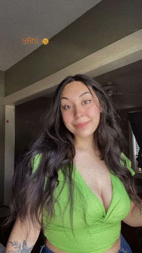 Apple Bottom Latina