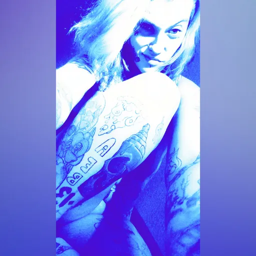 👽