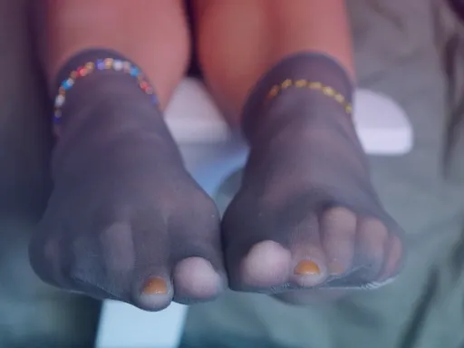 Artiste Feet