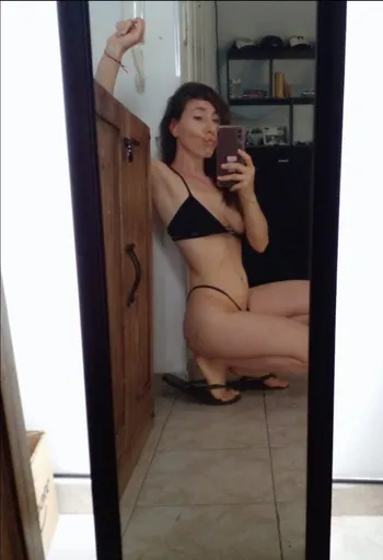 Ava 👄