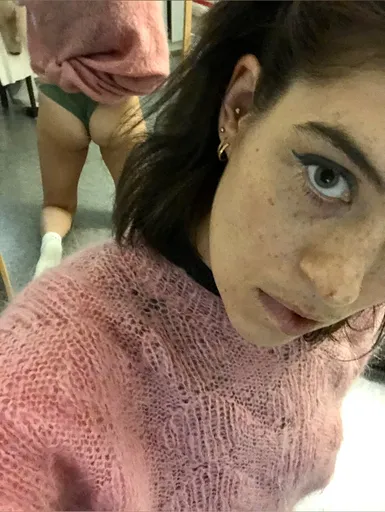 UrGirlLóa
