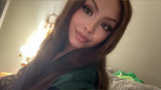 Mia Farrah