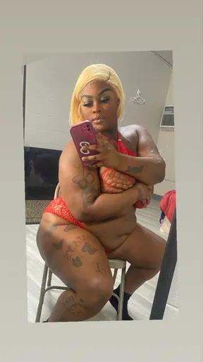 Deep throat Lil Pussy 👅💦
