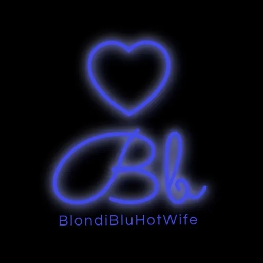 BlondiBluHotWife