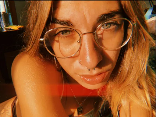 Blondy Bee