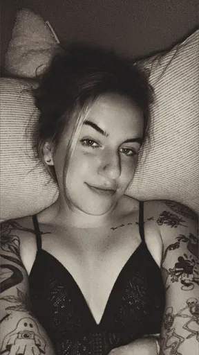 B.👼🏼