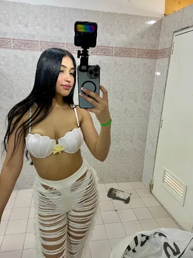 Bommcamila9