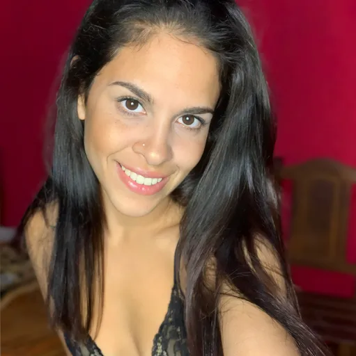 Daniela 🍓🍑 Kiss