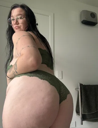 🖤Your newest obsession🖤