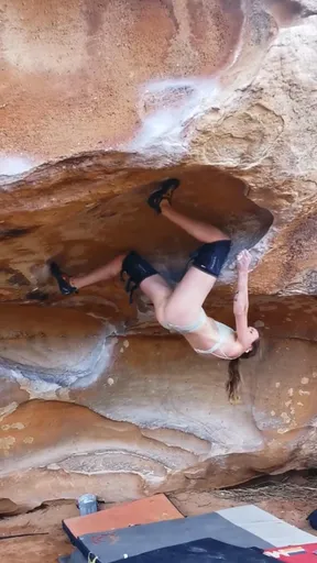Bouldering Babe