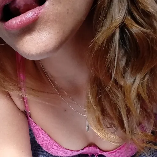 Brunette Alexia🦋(free)