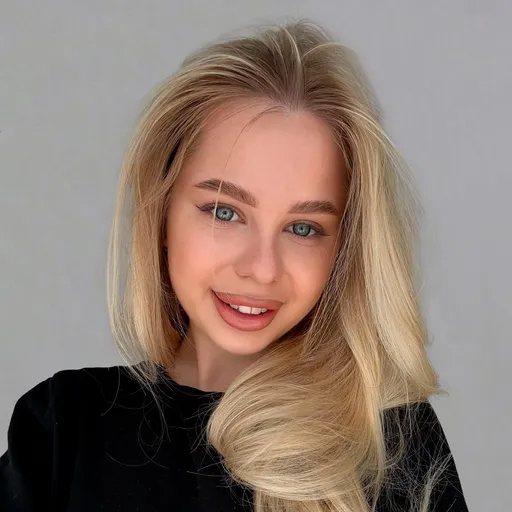 Polina🐰