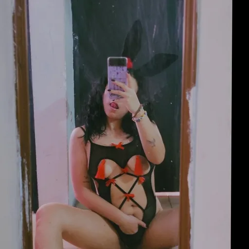 Bunny girl 🐰