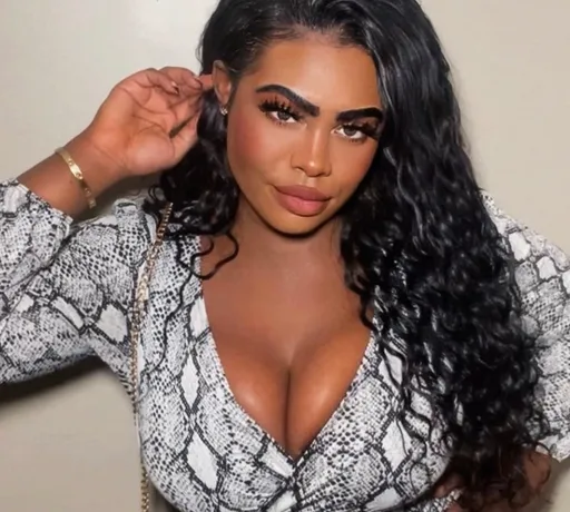 Bustyfitbabe