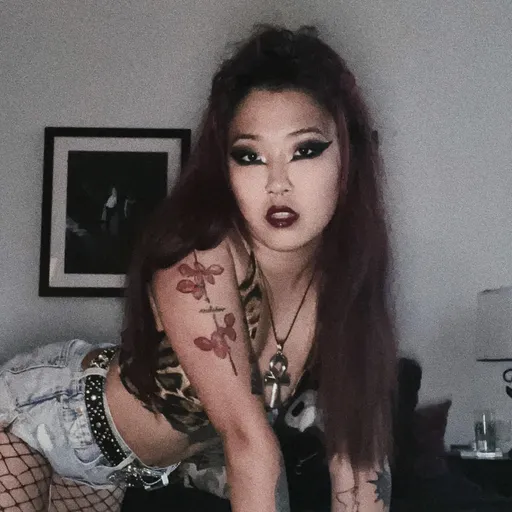 𝔠𝔞𝔱𝔞𝔠𝔬𝔪𝔟 𝔭𝔲𝔰𝔰𝔶 🔪🦇🖤