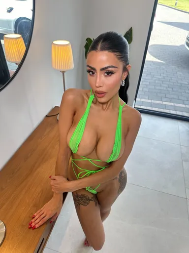 Chloe Saxon 💅