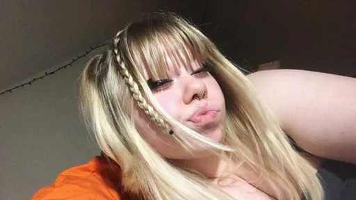 Ellie 🥸