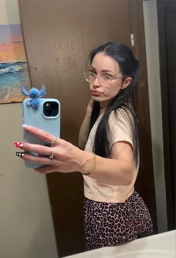 Dee😽