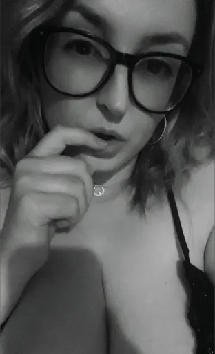 Curvy Kels