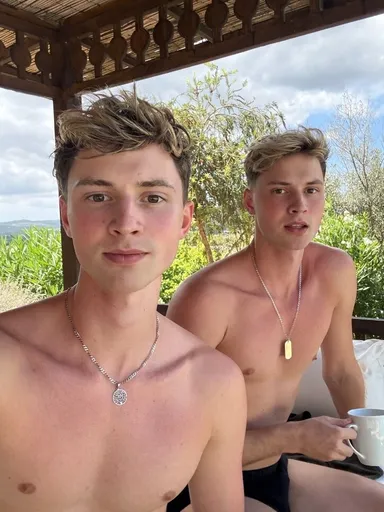 Czechgaytwins