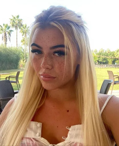 Daisy Sommer ☀️