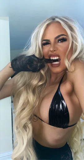 DOMINANT DUCHESS