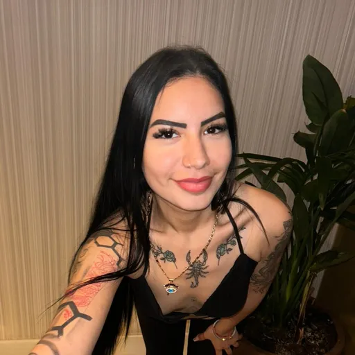 Dayana (new here)