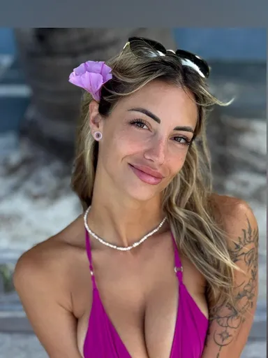 𝗗𝗲𝗻𝗶𝘀𝗲 𝗙𝗿𝗲𝗲 🌸👸🏼