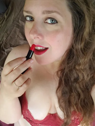 Ella Enamored