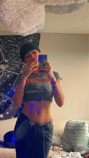 Nelly🕷️