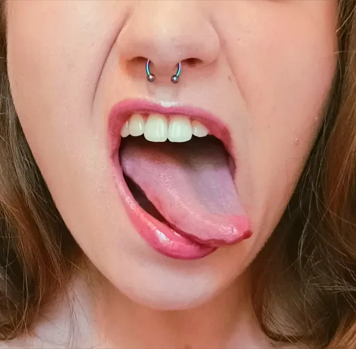Ellie Q