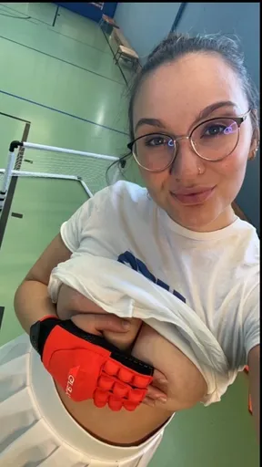 Emi 💞