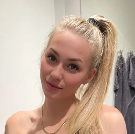 🦊 Emily 🇩🇰 FREE
