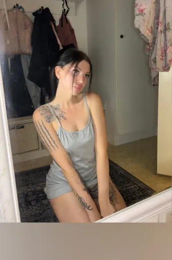 Petite Emsan🙈🥵