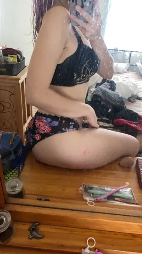 Faceless lady
