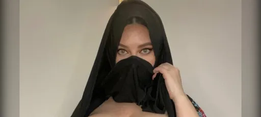 @FairuzaPersiana Financial Dominatrix