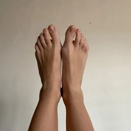 Feet Pop Up