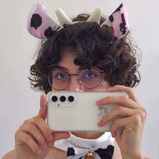 DomFemboyAri