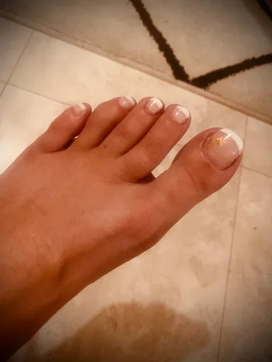 Fionas feet ✨