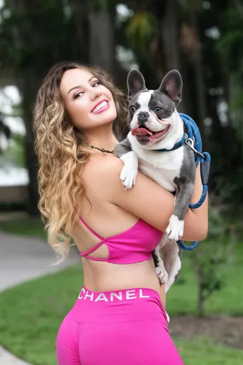 Sexy Lexi