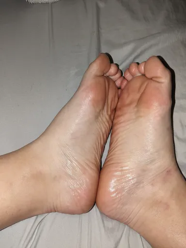 gamergirlfeet 🖤