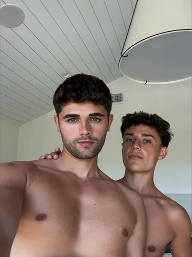Gaycouplecute