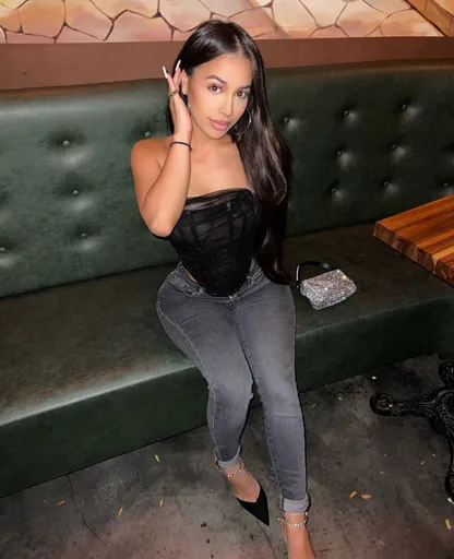 R E N E E 🖤