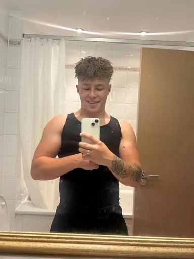 Harleybigcock😈