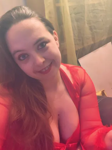HazelHotWife